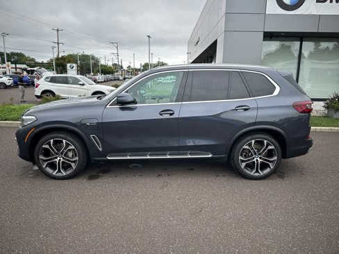 Certified 2022 BMW X5 xDrive45e w/ Luxury Seating Package image 2