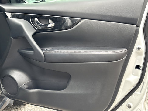 Used 2019 Nissan Rogue SL w/ Premium Package image 9