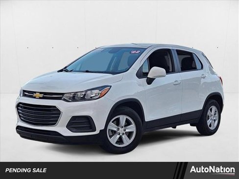 Used 2022 Chevrolet Trax LS w/ Tint and Cruise Package image 1
