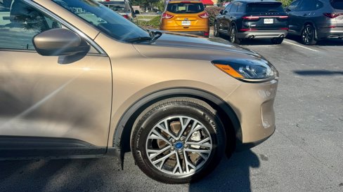 Certified 2020 Ford Escape SEL image 3