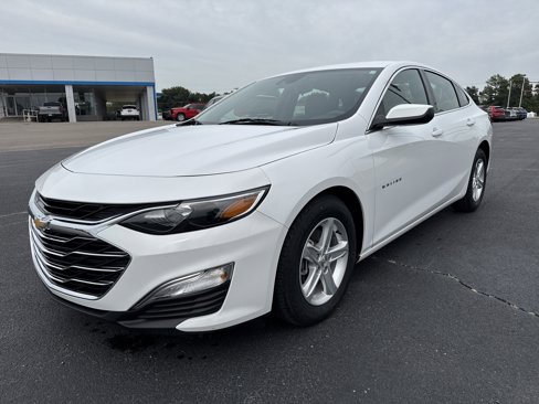 Used 2024 Chevrolet Malibu LS w/ Driver Confidence Package image 1