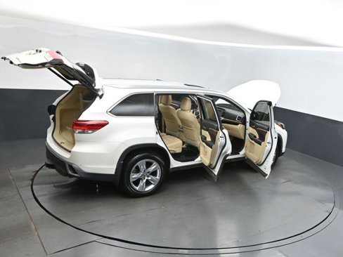 Used 2019 Toyota Highlander Limited image 45
