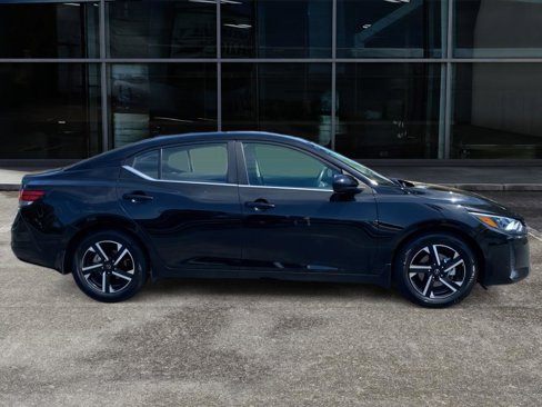 Used 2024 Nissan Sentra SV image 4