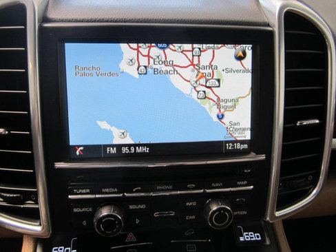 Used 2014 Porsche Cayenne Platinum Edition image 32