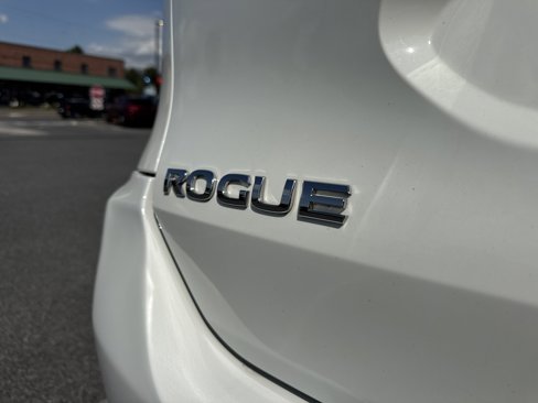 Used 2017 Nissan Rogue S image 30