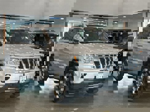 Used 2012 Jeep Grand Cherokee Limited w/ Trailer Tow Group IV image 3