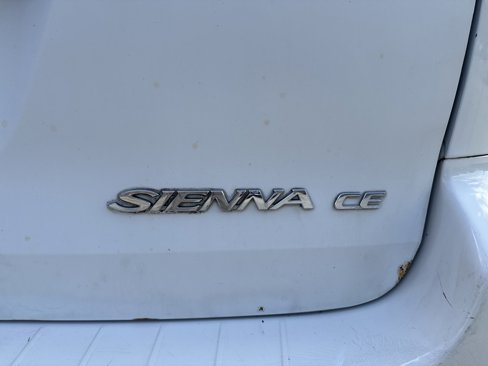 Used 2007 Toyota Sienna CE image 7