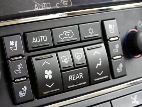 Used 2013 Cadillac Escalade Premium image 58