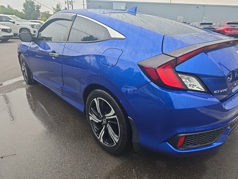 Used 2017 Honda Civic Touring image 7
