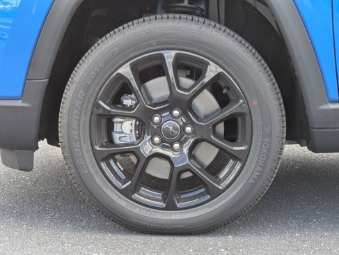 New 2025 Jeep Compass Latitude w/ Sun and Sound Group image 9