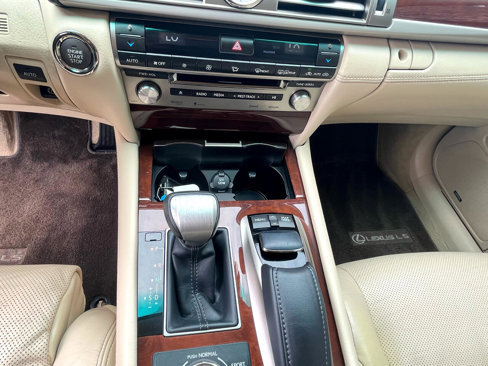 Used 2014 Lexus LS 460 image 25