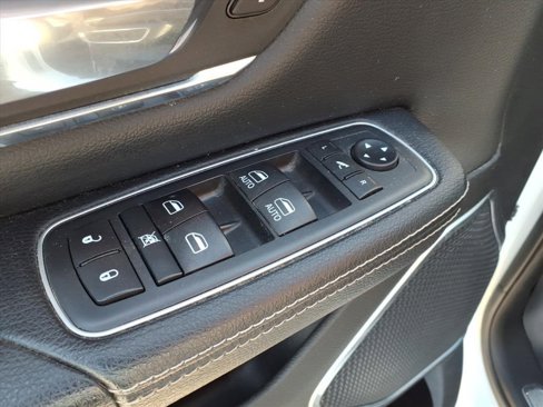 Used 2020 RAM 1500 Laramie image 9