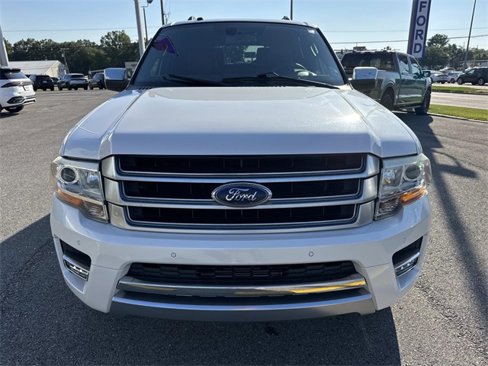 Used 2017 Ford Expedition Platinum image 2