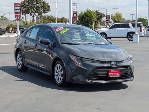 Used 2023 Toyota Corolla LE image 3