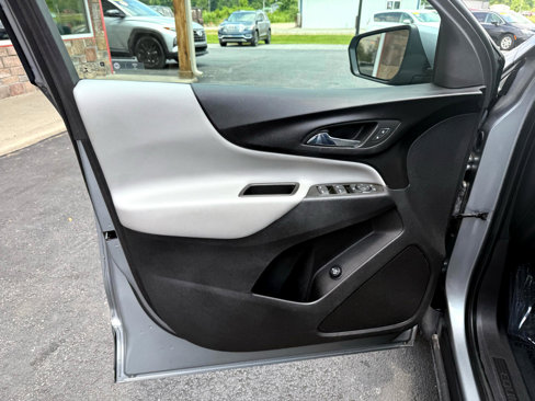 Used 2023 Chevrolet Equinox LT w/ Driver Convenience Package image 13