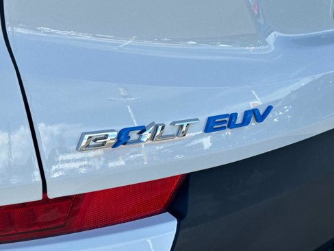 Used 2022 Chevrolet Bolt EUV LT w/ Convenience Package image 20