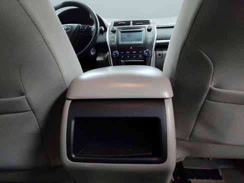 Used 2015 Toyota Camry SE image 25