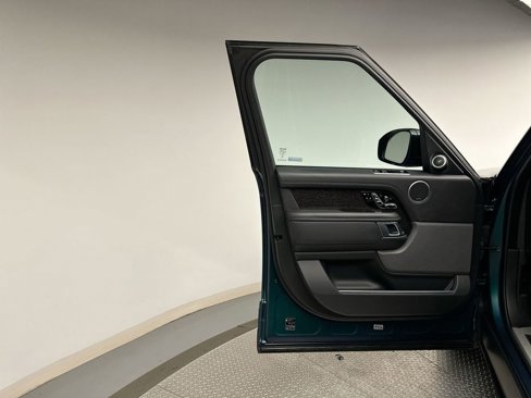 Used 2020 Land Rover Range Rover Long Wheelbase Autobiography image 10
