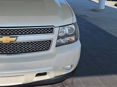 Used 2012 Chevrolet Tahoe LTZ image 3