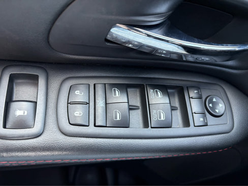 Used 2019 Dodge Grand Caravan GT image 32