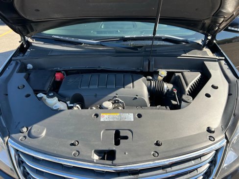 Used 2016 Chevrolet Traverse LT w/ LPO, 'HIT The Road' Package image 28