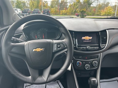 Used 2021 Chevrolet Trax LS image 5