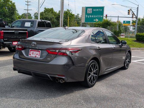 Certified 2021 Toyota Camry SE image 4