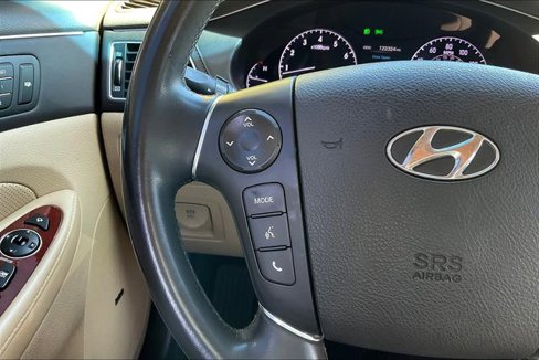 Used 2013 Hyundai Genesis 3.8 w/ Technology Pkg image 15