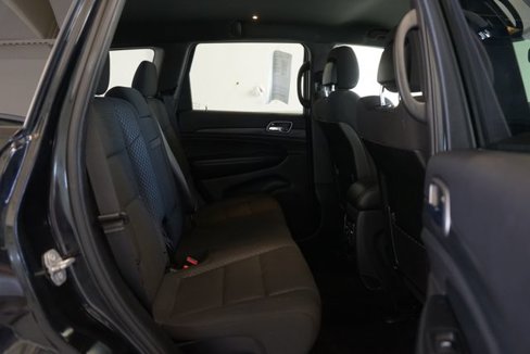 Used 2019 Jeep Grand Cherokee Laredo image 31