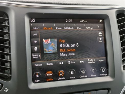 Certified 2023 Jeep Cherokee Altitude Lux image 17