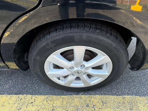 Used 2014 Nissan Versa SV image 30