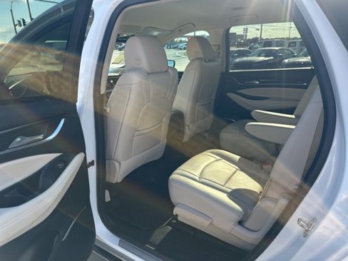 Used 2023 Buick Enclave Essence image 28