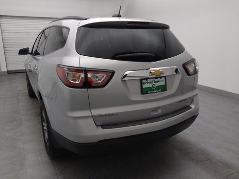 Used 2017 Chevrolet Traverse LT image 6