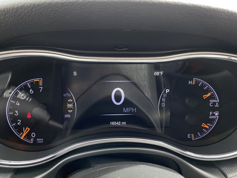 Used 2021 Jeep Grand Cherokee Laredo image 12