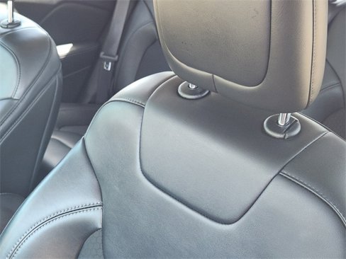 Used 2019 Jeep Cherokee Latitude Plus w/ Comfort/Convenience Group image 15