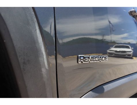 Used 2017 Jeep Renegade Limited image 19
