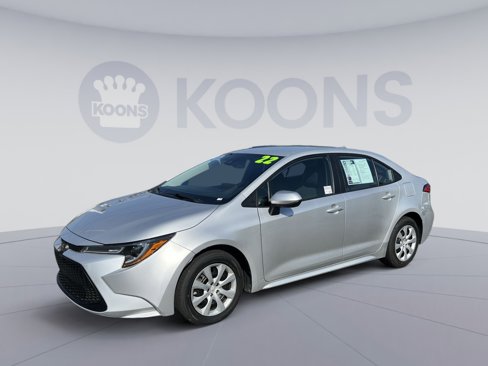 Used 2022 Toyota Corolla LE image 1