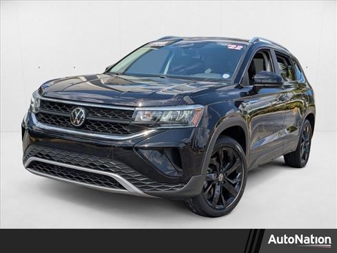 Used 2022 Volkswagen Taos SE w/ Driver Assistance Package image 1