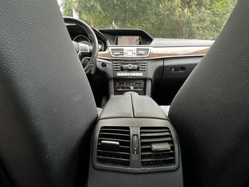 Used 2015 Mercedes-Benz E 250 BlueTEC Sedan image 39