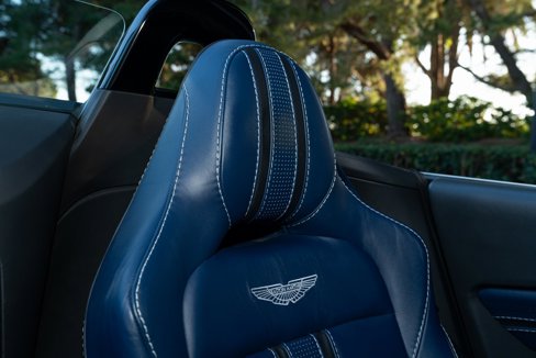 Used 2023 Aston Martin V8 Vantage Roadster image 23