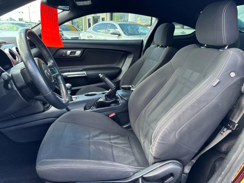 Used 2018 Ford Mustang Coupe image 5