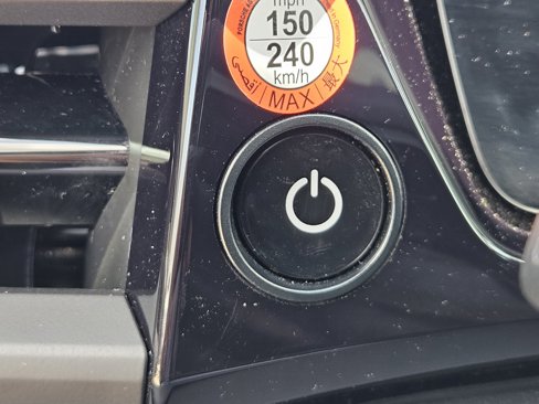 Certified 2024 Porsche Macan 4 Electric image 28