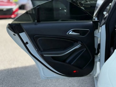 Used 2016 Mercedes-Benz CLA 250 image 12