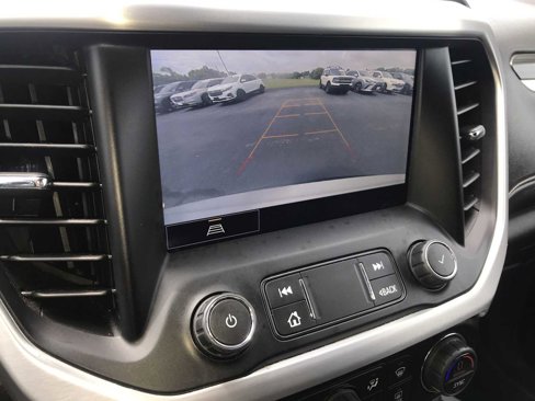 Used 2023 GMC Acadia SLT image 17