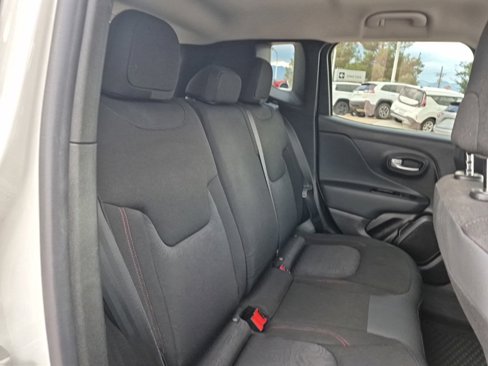 Used 2023 Jeep Renegade Trailhawk image 27
