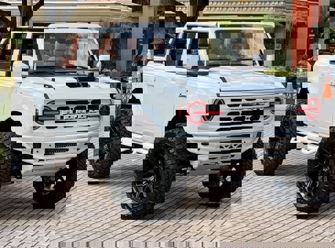 Used 2025 Ford Bronco Outer Banks image 1