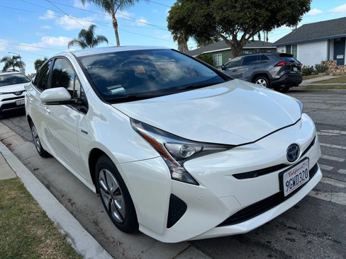 Used 2018 Toyota Prius Two image 3