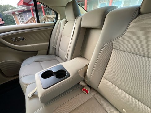 Used 2013 Ford Taurus SEL image 32