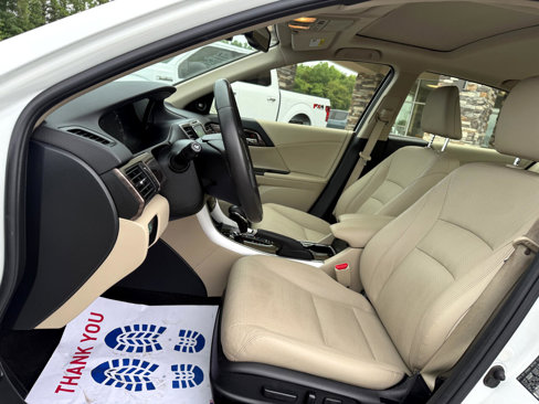 Used 2017 Honda Accord Touring image 10