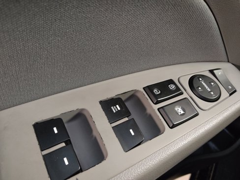 Used 2017 Hyundai Elantra SE image 27